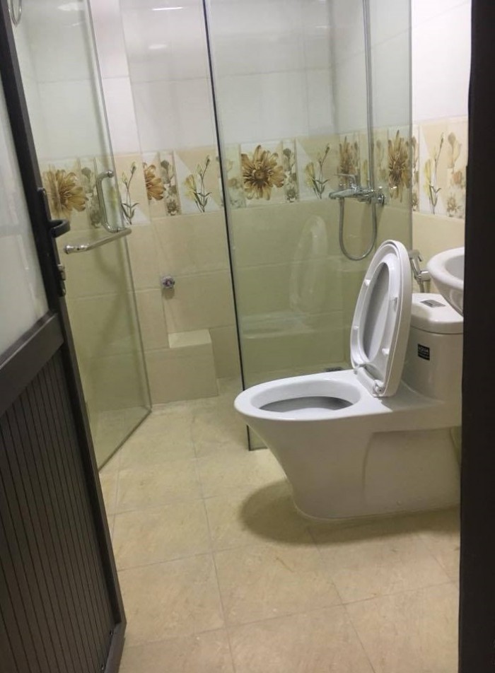 Bán nhà Thái Thịnh , 4 tầng, 2,3 tỷ ngõ to rộng