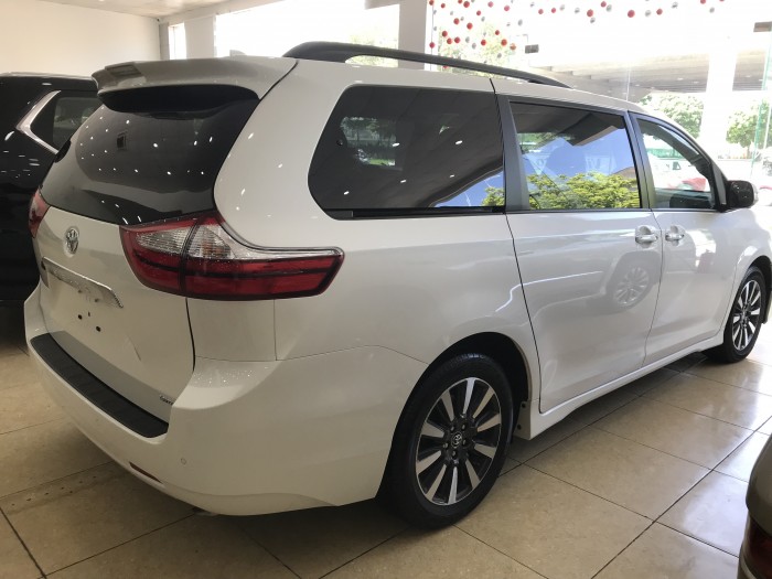 Bán Toyota Sienna Limited 3.5 nhập mỹ 2019, màu trắng, xe giao xe ngay, giá cực tốt.