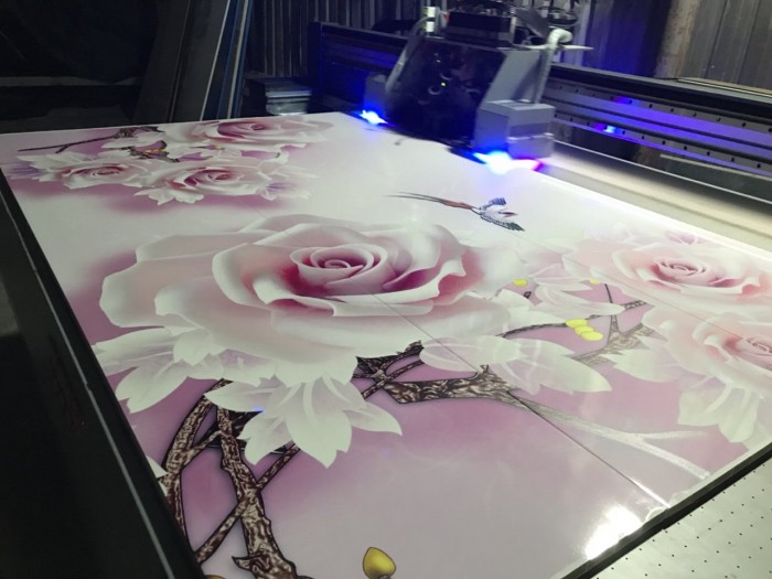 Máy in 3D UV lên tấm tủ nhựa Đài Loan tấm nhựa PVC - Nhà phân phối máy móc ngành nhựa