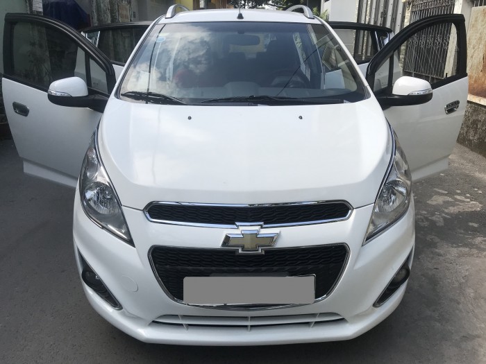 Gia đình bán Chevrolet Spark LTZ 2015 màu trắng rất mới nha