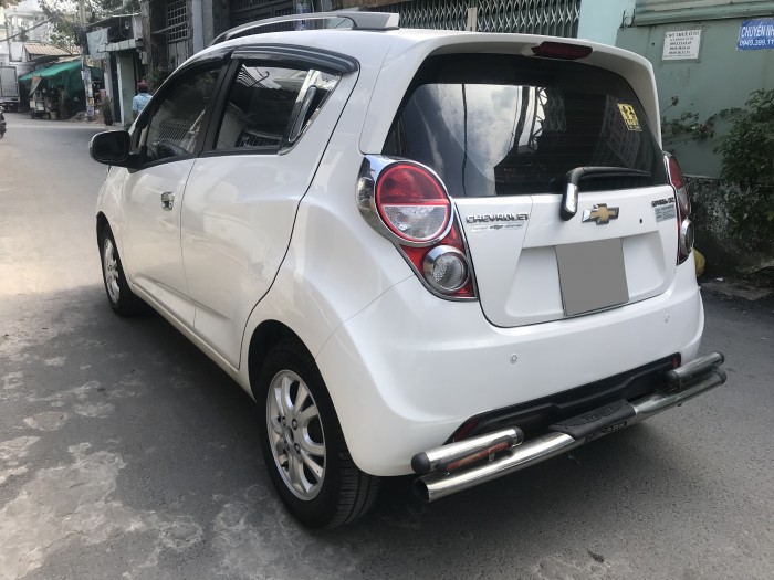 Gia đình bán Chevrolet Spark LTZ 2015 màu trắng rất mới nha
