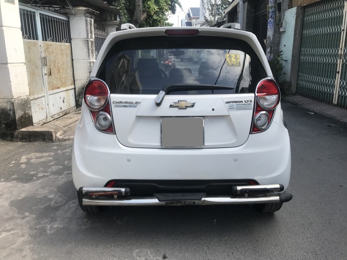 Gia đình bán Chevrolet Spark LTZ 2015 màu trắng rất mới nha