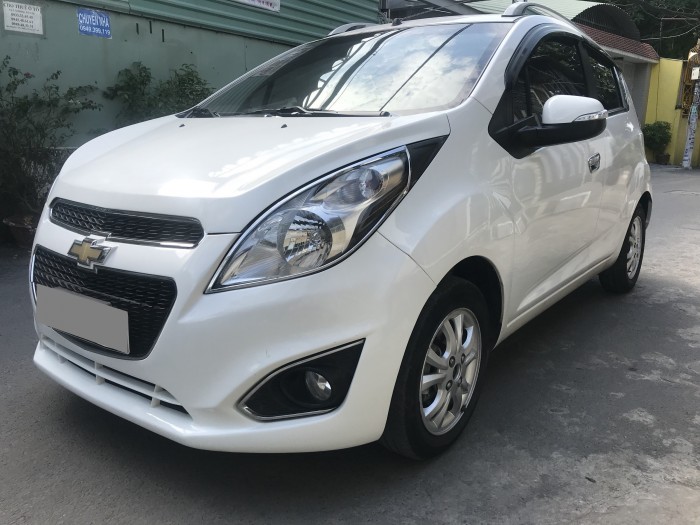 Gia đình bán Chevrolet Spark LTZ 2015 màu trắng rất mới nha