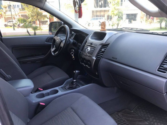 Cần tiền bán gấp xe Ford Ranger 2014 bản XLS số tự động