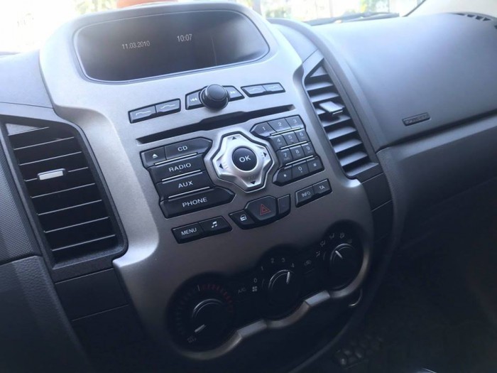 Cần tiền bán gấp xe Ford Ranger 2014 bản XLS số tự động