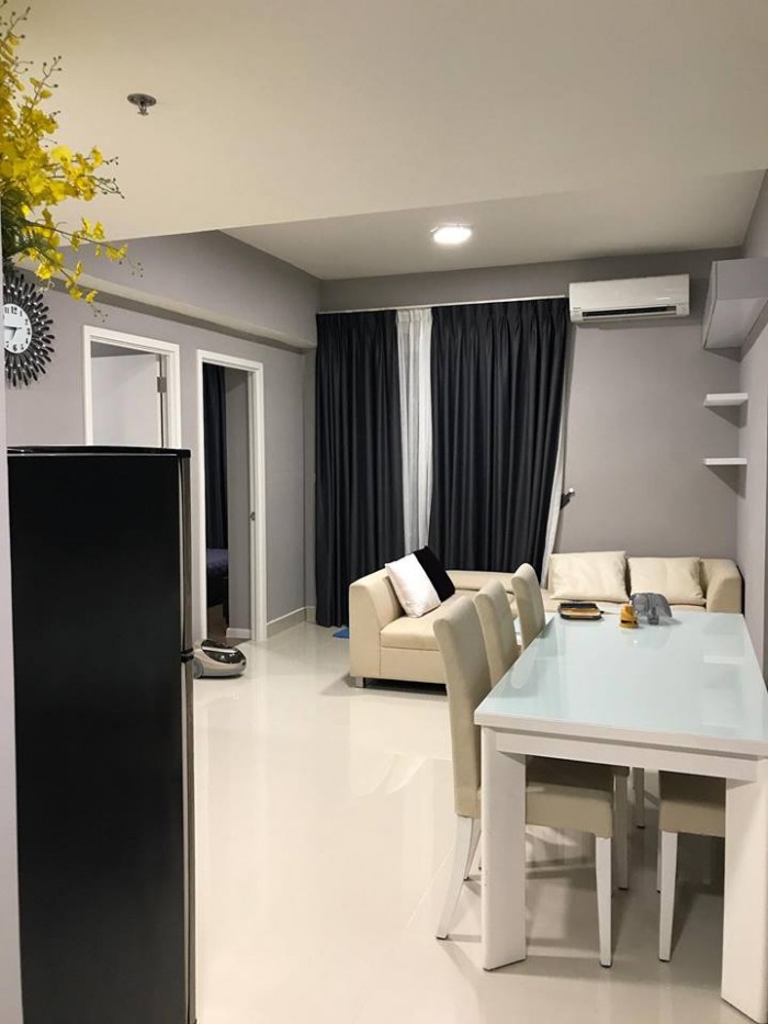 Chỉ với Bán lỗ CH The Park Residence 2pn,1wc view hồ bơi