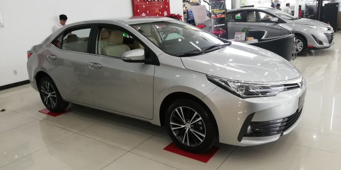 Corolla Altis 2018, Khuyến mãi hot tháng 8!!! có xe giao ngay.