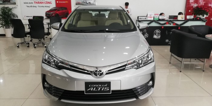 Corolla Altis 2018, Khuyến mãi hot tháng 8!!! có xe giao ngay.