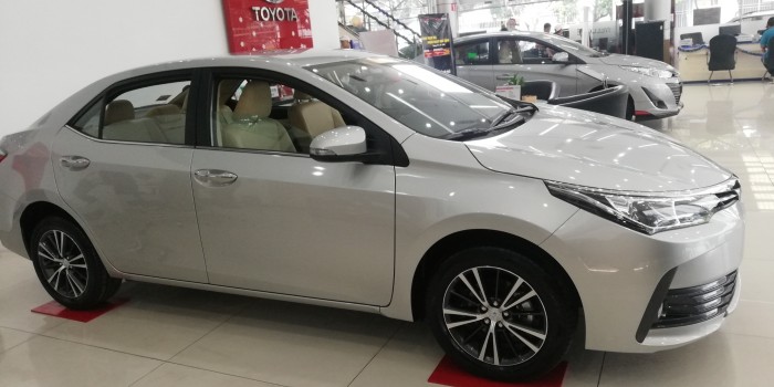 Corolla Altis 2018, Khuyến mãi hot tháng 8!!! có xe giao ngay.