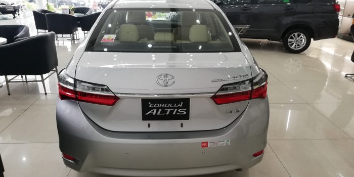 Corolla Altis 2018, Khuyến mãi hot tháng 8!!! có xe giao ngay.