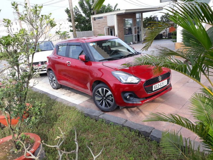Swift 2018 xe đô thị cỡ nhỏ, trả trước 180 triệu giao xe ngay