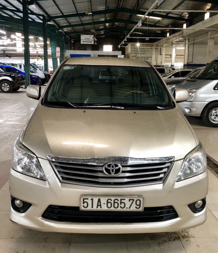 Bán Toyata Innova 2.0G sx 2k13 màu vàng cát