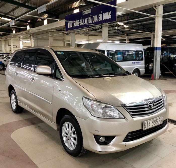 Bán Toyata Innova 2.0G sx 2k13 màu vàng cát