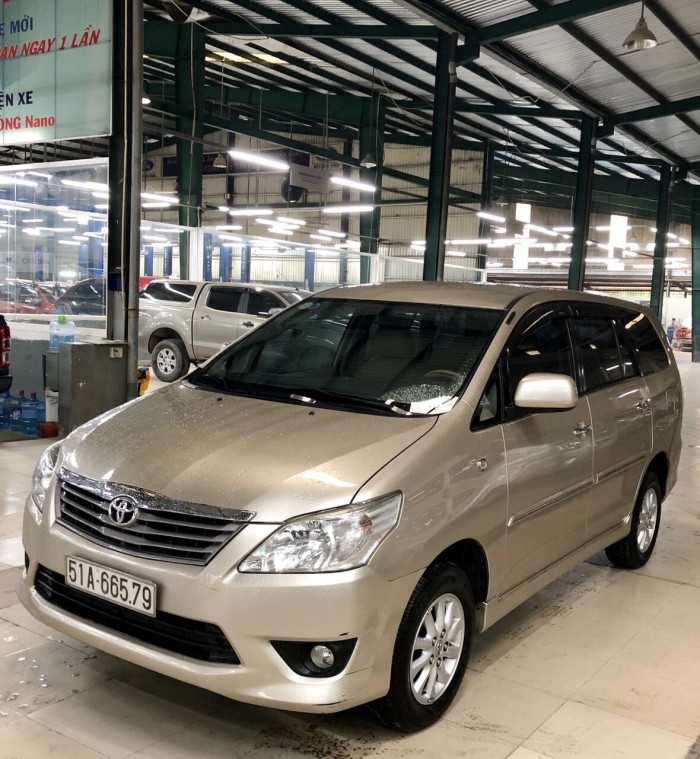 Bán Toyata Innova 2.0G sx 2k13 màu vàng cát