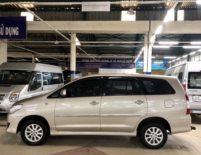 Bán Toyata Innova 2.0G sx 2k13 màu vàng cát