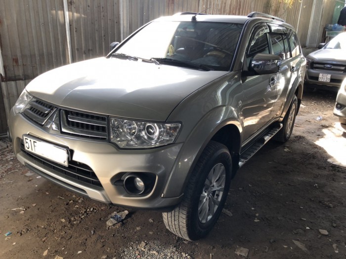 Bán Pajero Sport 2015, màu vàng cát, biển TP, đúng chất, giá TL, hổ trợ góp