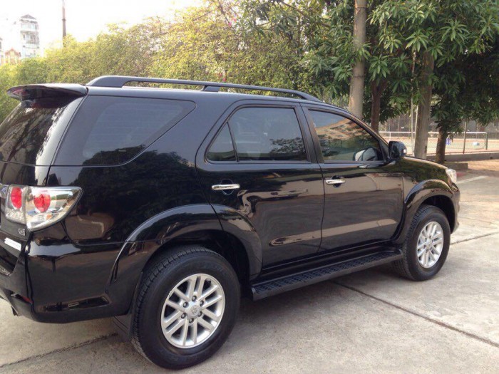 Bán Xe Fortuner G 2013 số sàn dầu  màu đen rất tuyệt đẹp