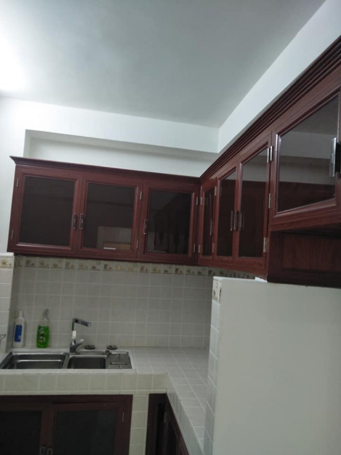 Bán nhà Phú Nhuận, DT 60 m2, sát mặt tiền đường, xe hơi cách nhà 10m