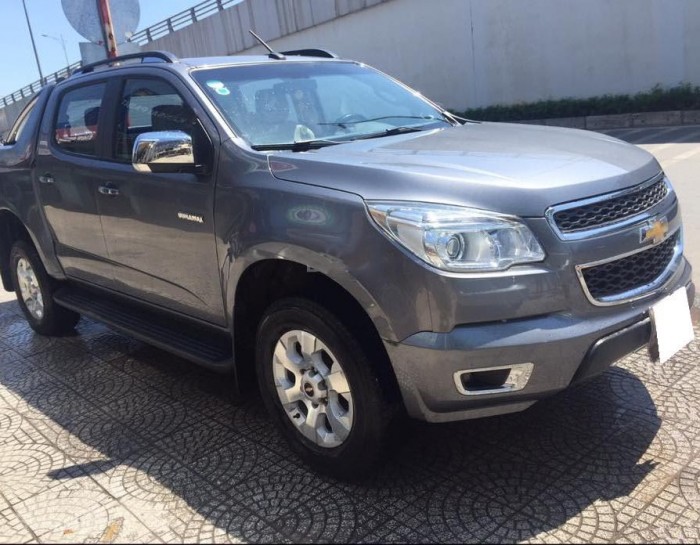 Ra đi em bán tải Chevrolet Colorado 2015 số sàn xám chì
