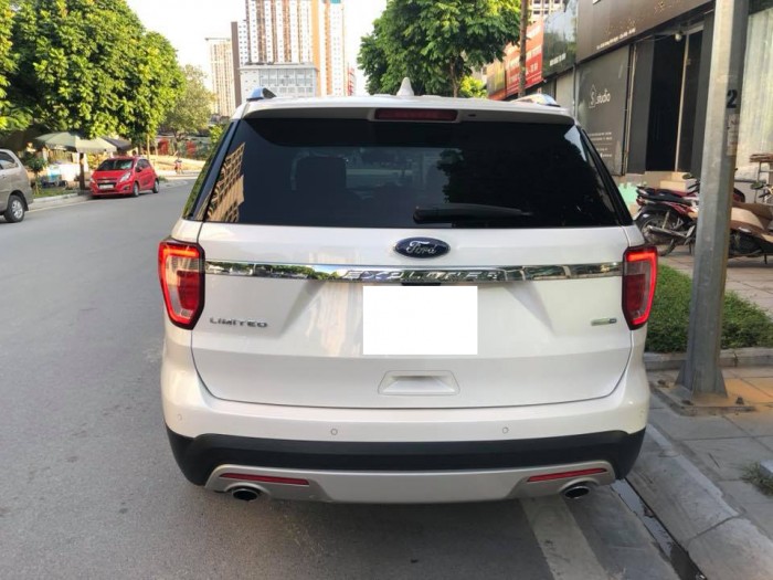 Cần tiền gấp bán xe Ford Explorer 2016 nhập Mỹ nguyên chiếc