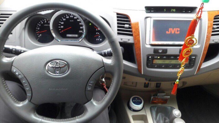 Gia đình cần bán xe Toyota Fortuner 2010 bản V số tự động