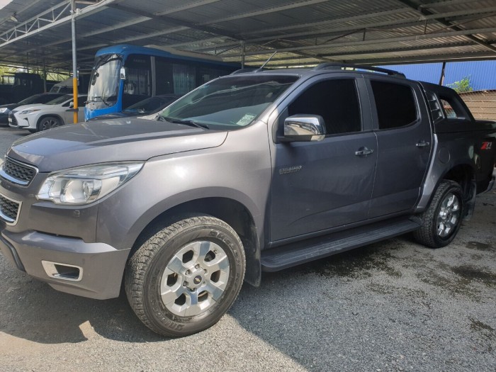 Bán xe Chevrolet Codolado 2.8LTZ 2015 dầu số sàn màu xám 2 cầu