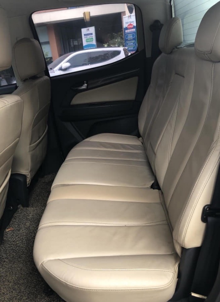 Bán xe Chevrolet Codolado 2.8LTZ 2015 dầu số sàn màu xám 2 cầu