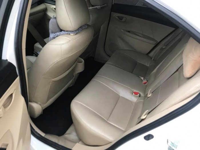 Bán gấp Toyota Vios E 2017 số sàn . Xe màu trắng