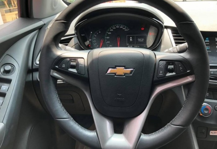 Bán Chevrolet Trax lt 2017 màu cam nhập khẩu rất đẹp