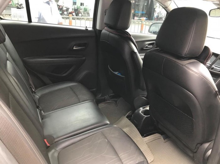 Bán Chevrolet Trax lt 2017 màu cam nhập khẩu rất đẹp