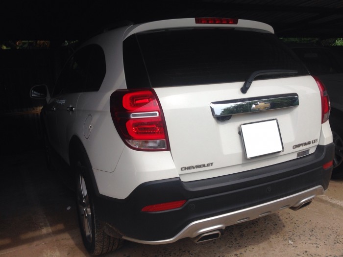 Cần bán xe Chevrolet Captiva Ltz 2014 màu trắng bstp