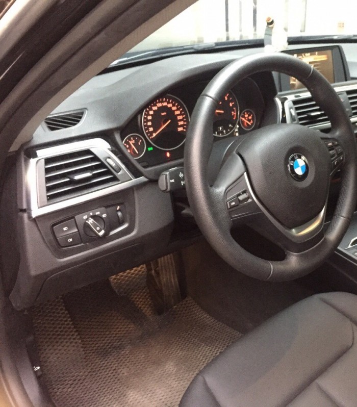 Xe mới mua kẹt tiền bán Bmw 320, sx 2017 đăng ký 2018