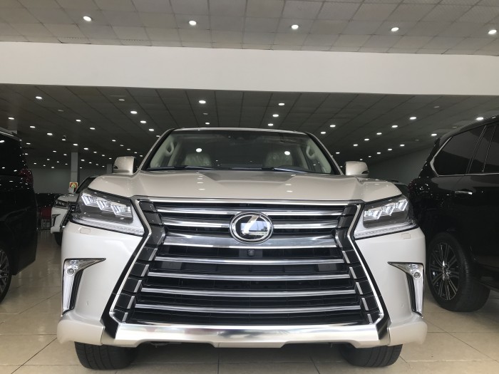 Bán Lexus LX570 màu vàng nhập mỹ,Model và đăng ký 2016,có hóa đơn VAT, full option,xe đẹp,biển Hà Nội cực VIP.