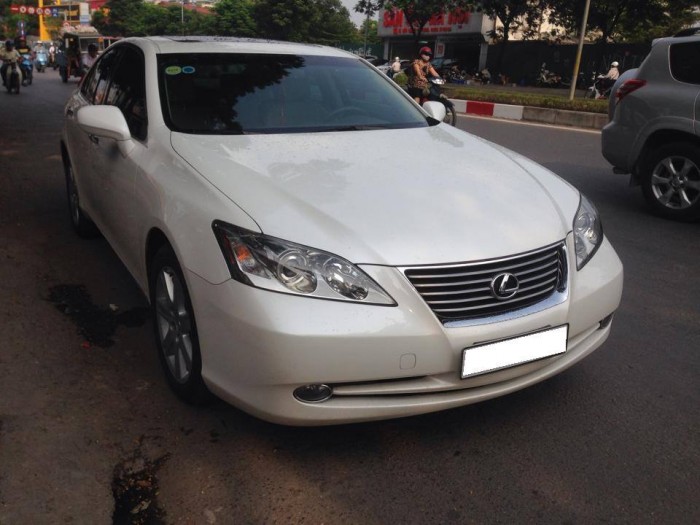 Bán gấp xe Lexus ES350 2009 màu trắng,nhập Nhật