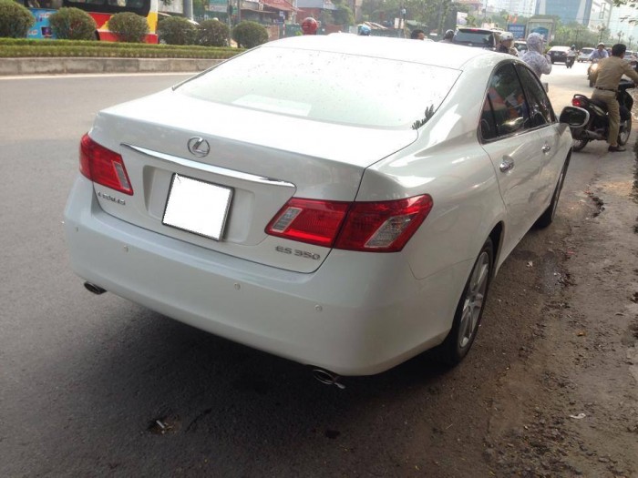 Bán gấp xe Lexus ES350 2009 màu trắng,nhập Nhật