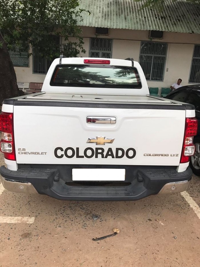 Lên đời cần bán Colorado 2017 số sàn, hai cầu, máy dầu, màu trắng tinh ngọc trinh.