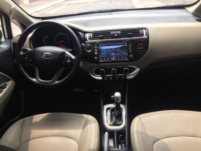 Bán Kia Rio tự động 2016 màu trắng rất tuyệt vời.