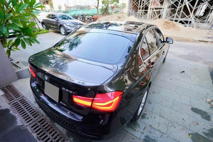 Cần Bán BMW 320I màu đen 2017 đk 2018 xe rất mới
