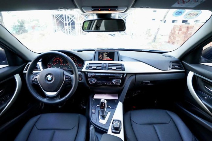 Cần Bán BMW 320I màu đen 2017 đk 2018 xe rất mới