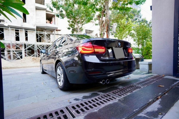 Cần Bán BMW 320I màu đen 2017 đk 2018 xe rất mới