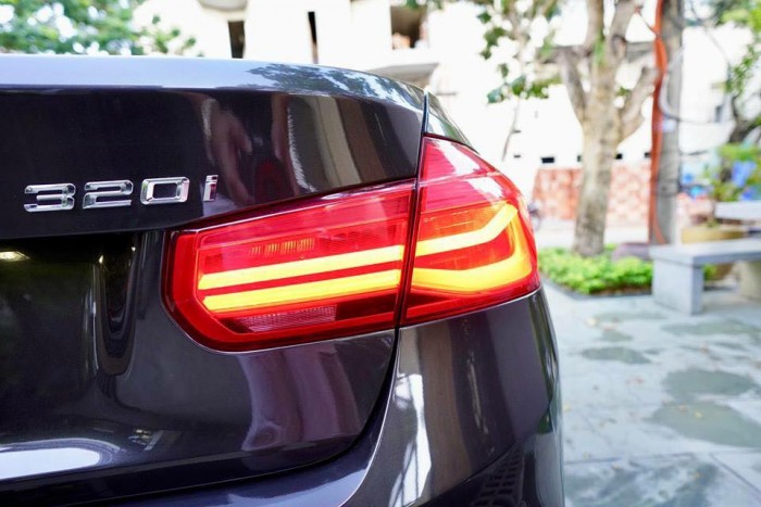 Cần Bán BMW 320I màu đen 2017 đk 2018 xe rất mới