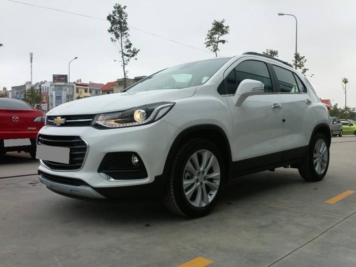 Cần bán Chevrolet Trax 2018 màu trắng tự động xe như mới.