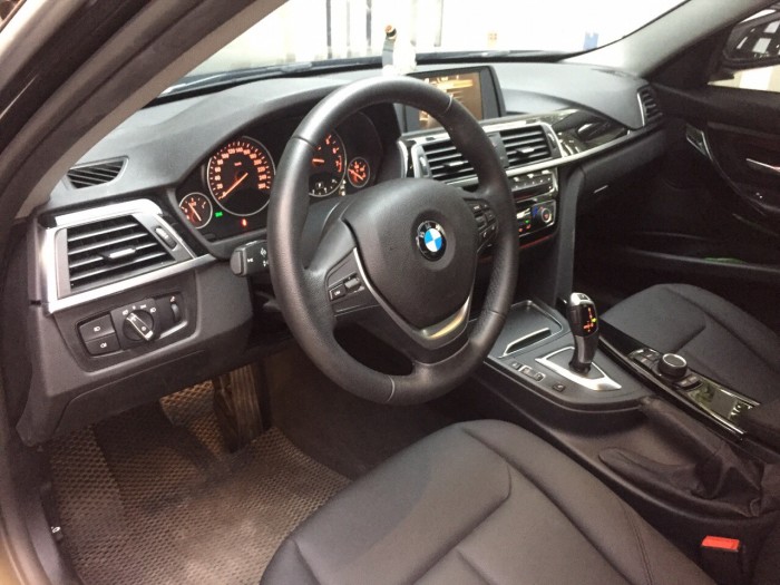 Cần bán Bmw 320, sx 2017 đk 2018 màu đen