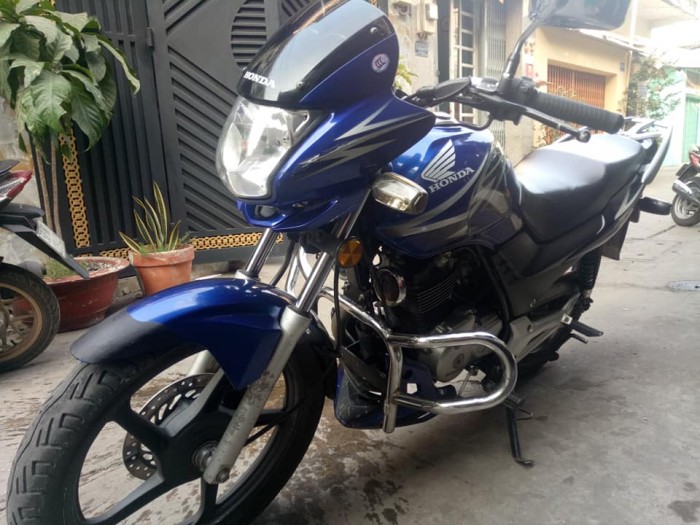 Cần bán xe Moto Honda fotune 125c màu xanh -trắng bstp mới 95% nguyên zin