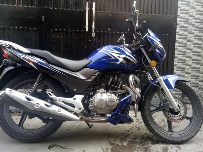 Cần bán xe Moto Honda fotune 125c màu xanh -trắng bstp mới 95% nguyên zin