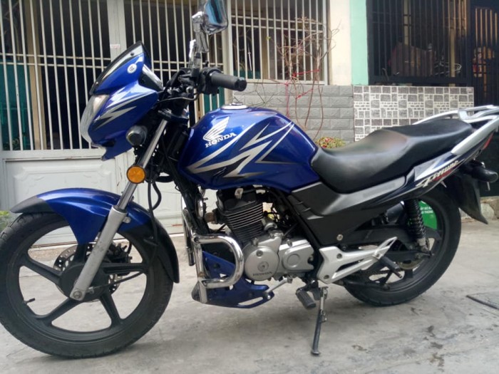 Cần bán xe Moto Honda fotune 125c màu xanh -trắng bstp mới 95% nguyên zin