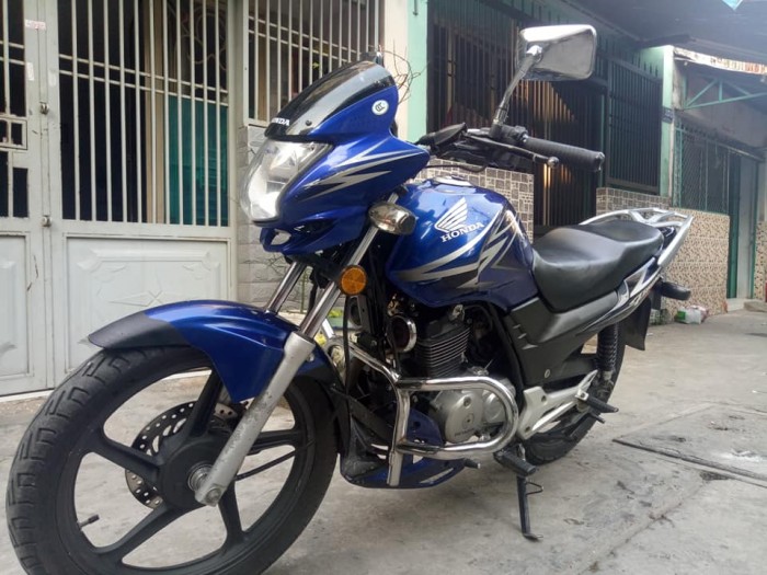 Cần bán xe Moto Honda fotune 125c màu xanh -trắng bstp mới 95% nguyên zin