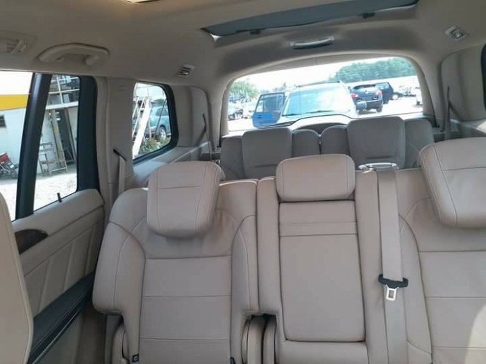 Mercedes GL500 đời 2016 màu đen nội thất kem cực mới
