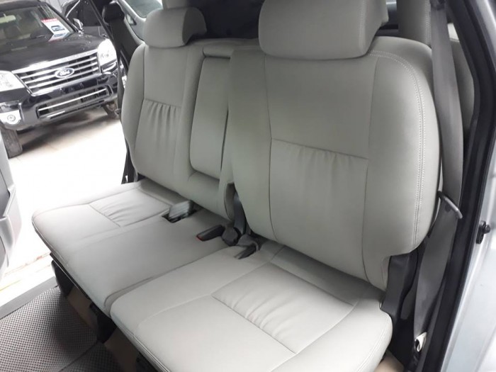 Toyota Innova 2.0E 2012