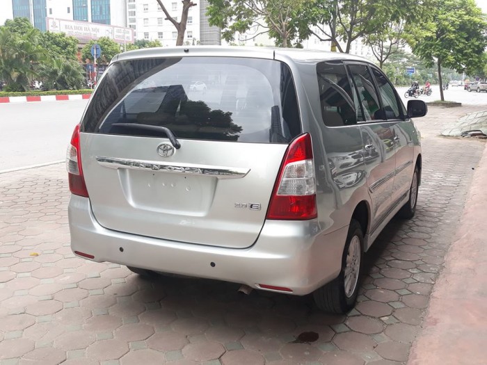 Toyota Innova 2.0E 2012